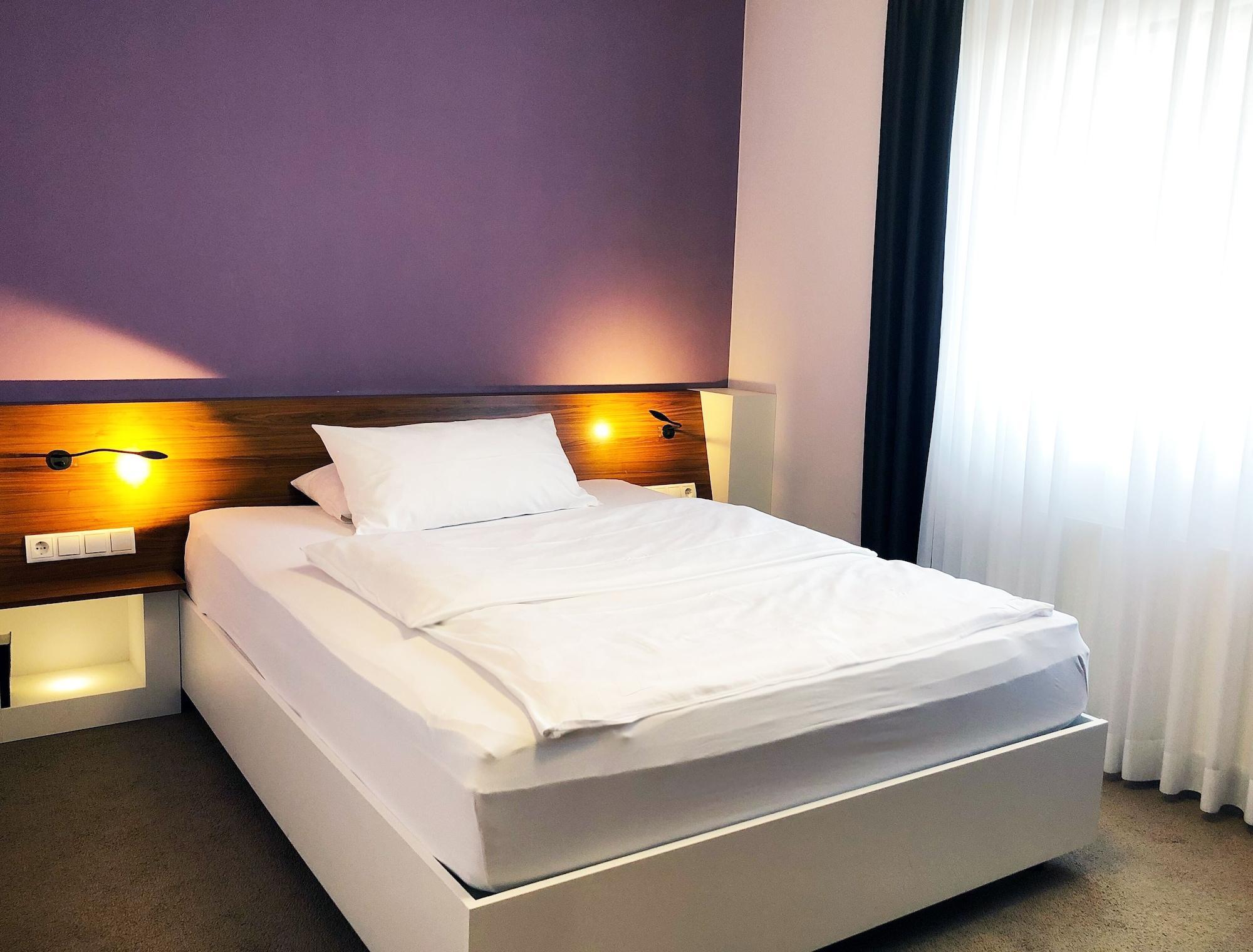 &Repeat Koeln Airport Hotel Kültér fotó
