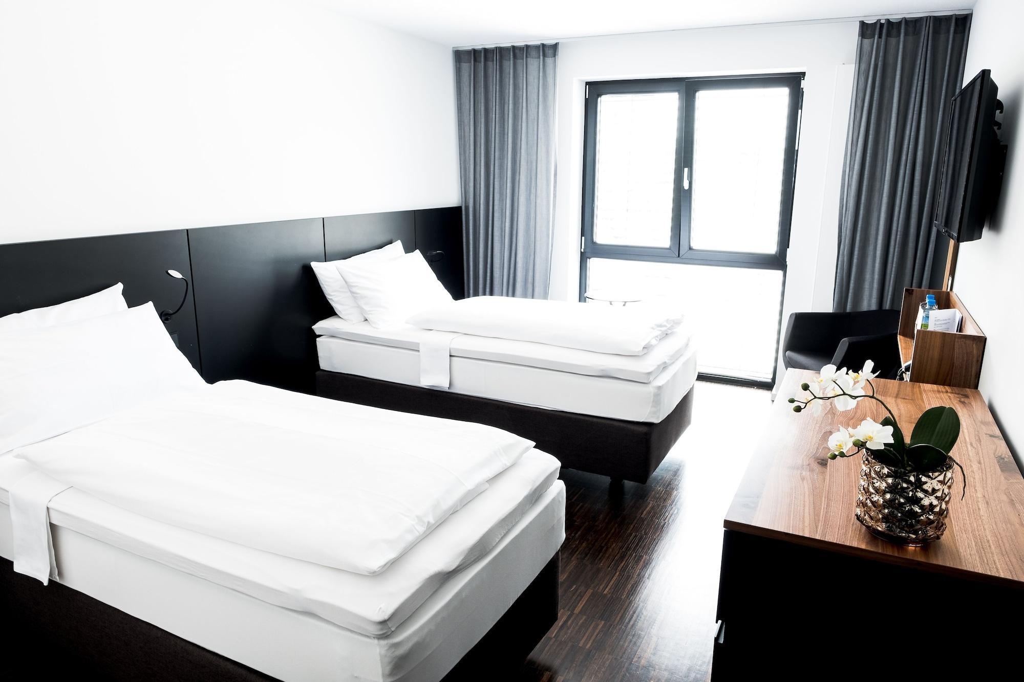 &Repeat Koeln Airport Hotel Kültér fotó