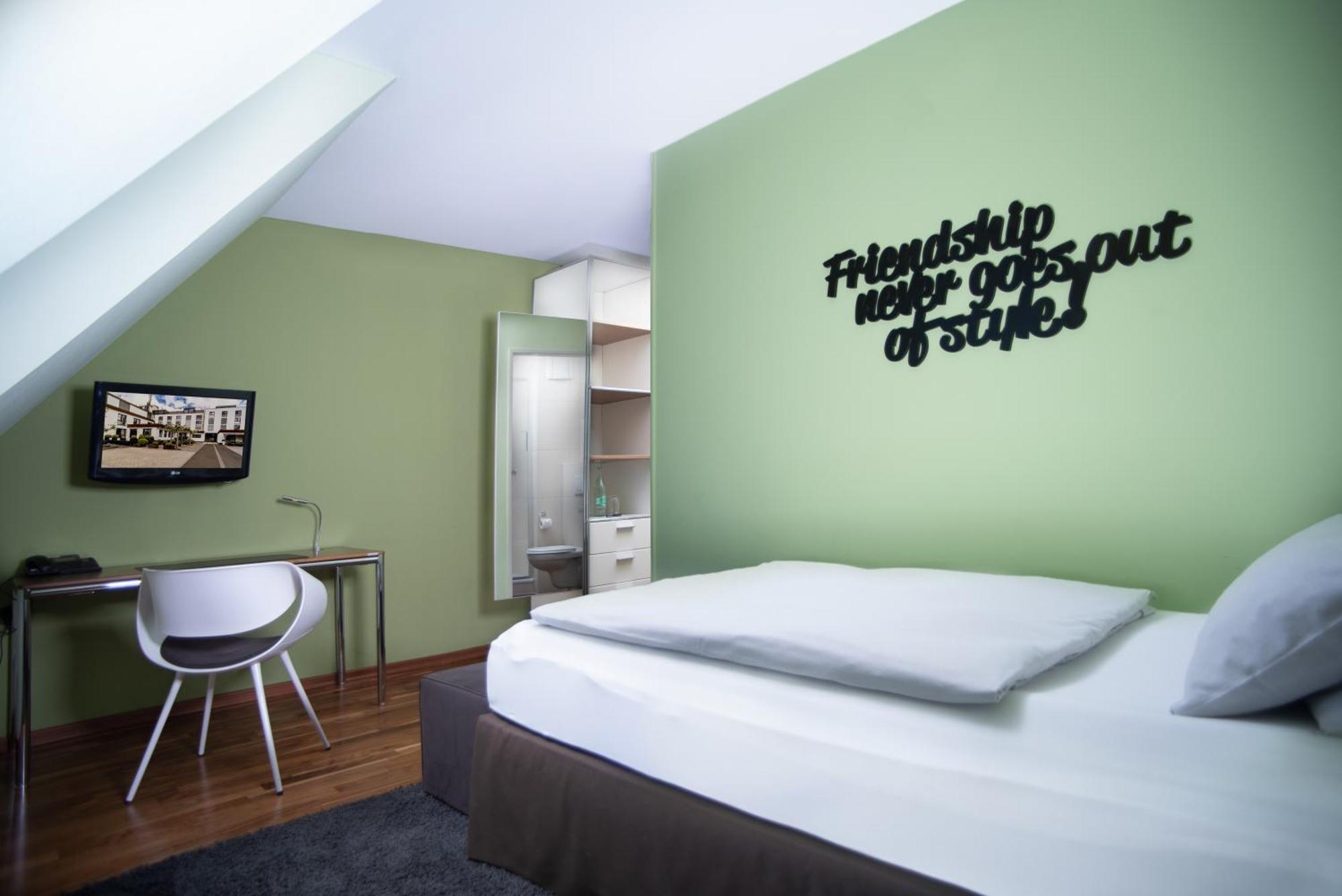 &Repeat Koeln Airport Hotel Kültér fotó