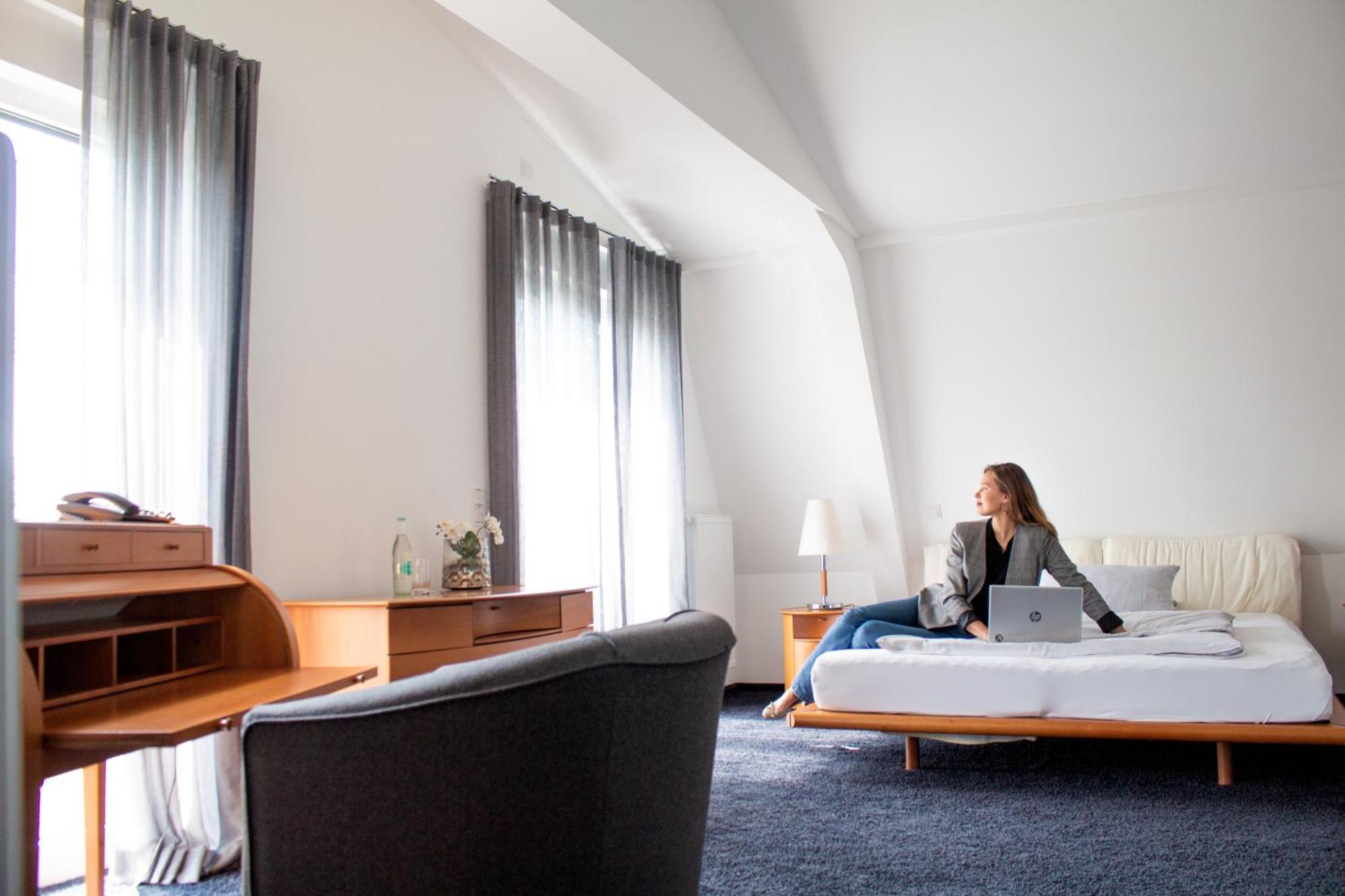 &Repeat Koeln Airport Hotel Kültér fotó